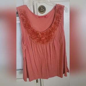 Elle plus coral tank top with eyelash neckline!